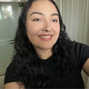 Meet your Posher, Perla